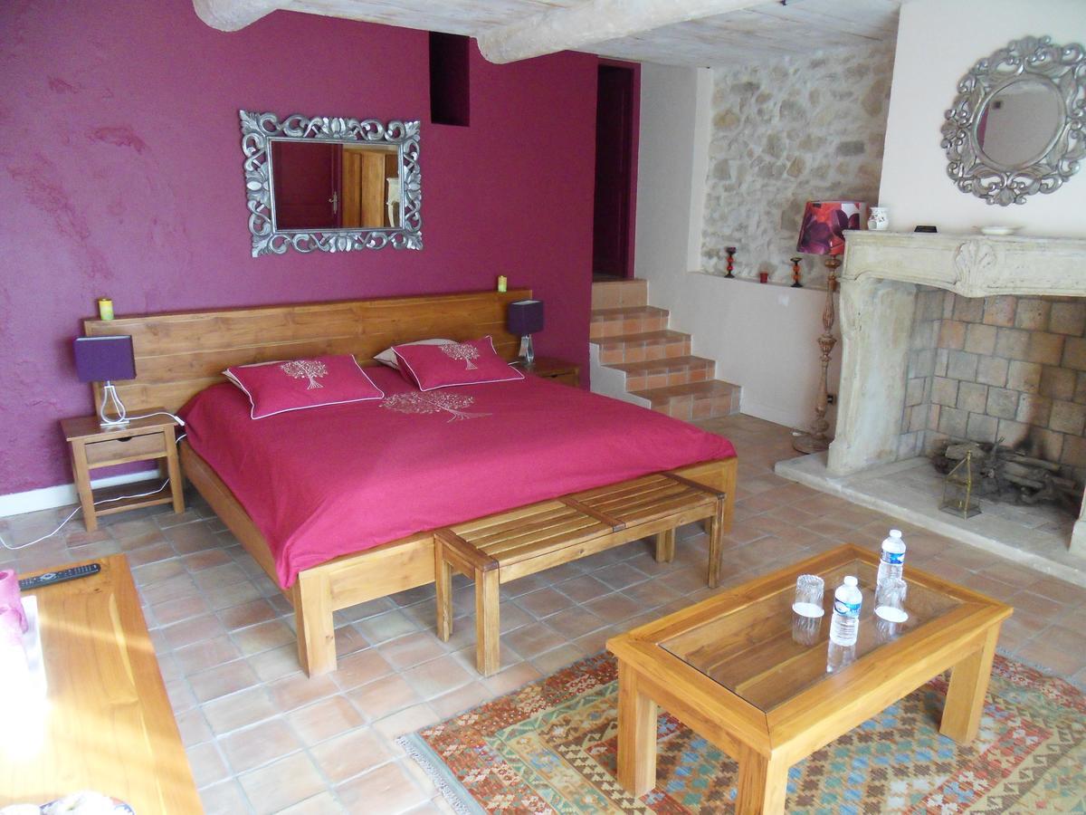 Bed and Breakfast Domaine De L'Olibaou Venelles Exteriér fotografie