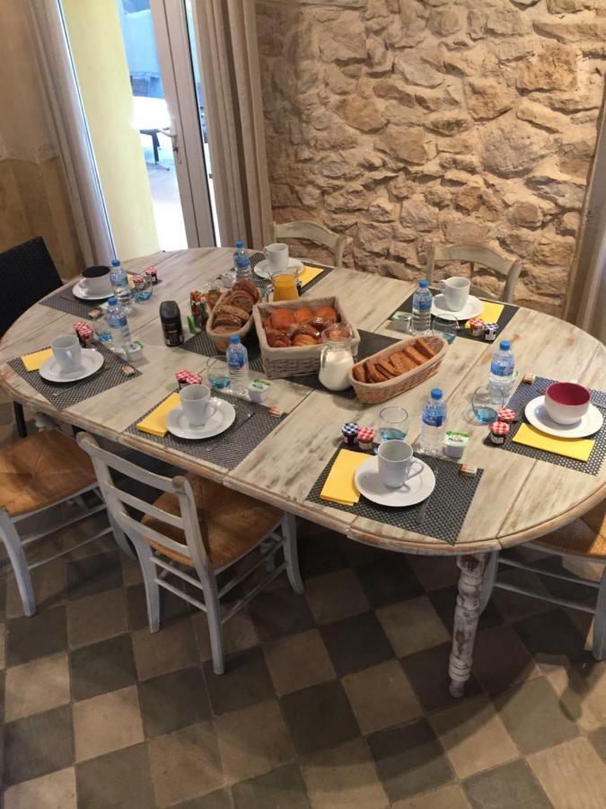 Bed and Breakfast Domaine De L'Olibaou Venelles Exteriér fotografie